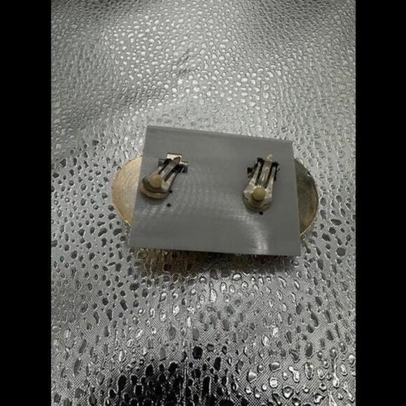 Vintage Gold and Ivory Round Clip-On Earrings - Picture 2 of 2